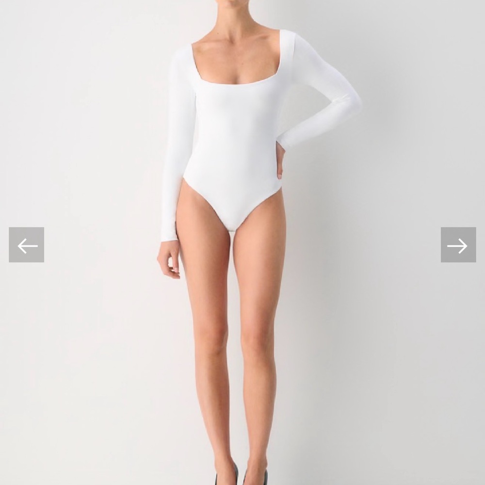 Aritzia Contour Squareneck Bodysuit